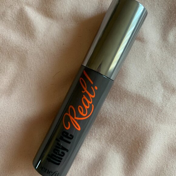 New! Benefit Cosmetics They're Real! Lengthening Mascara Mini Travel Size - Picture 2 of 5